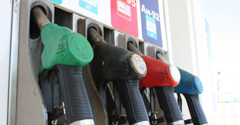 Снизились цены на бензин